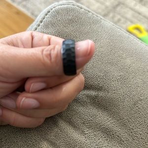 Men’s wedding band